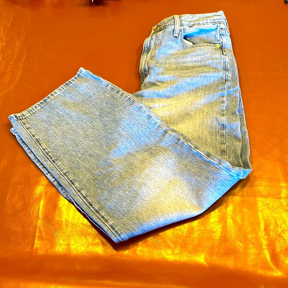 Levi’s high waisted straight jeans, medium wash.